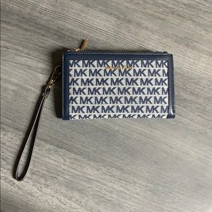 Logo wallet / wristlet